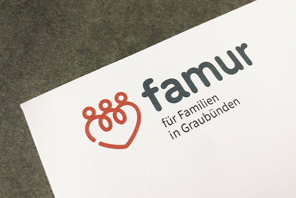 Logo famur - für Familien in Graubünden